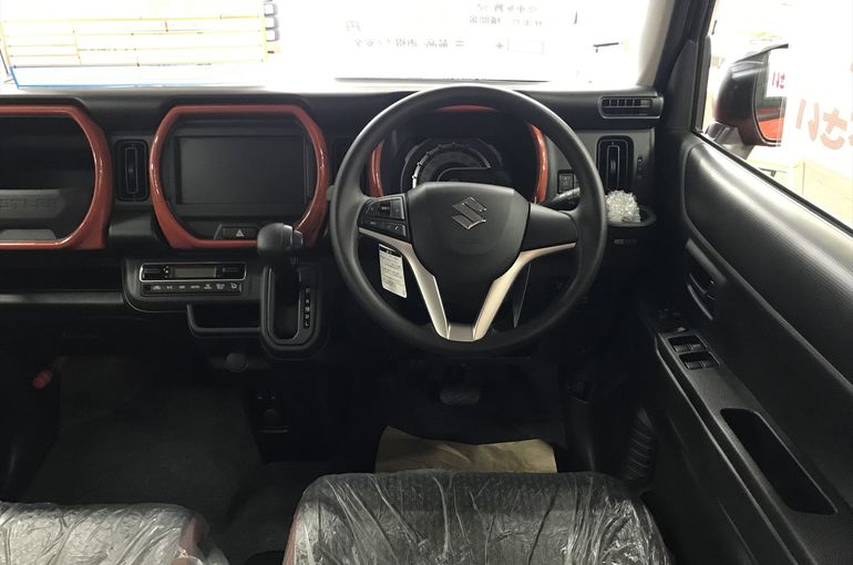 ハスラー運転席