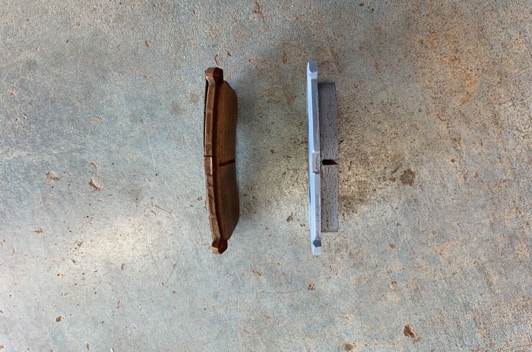 ブレーキパッド　車検